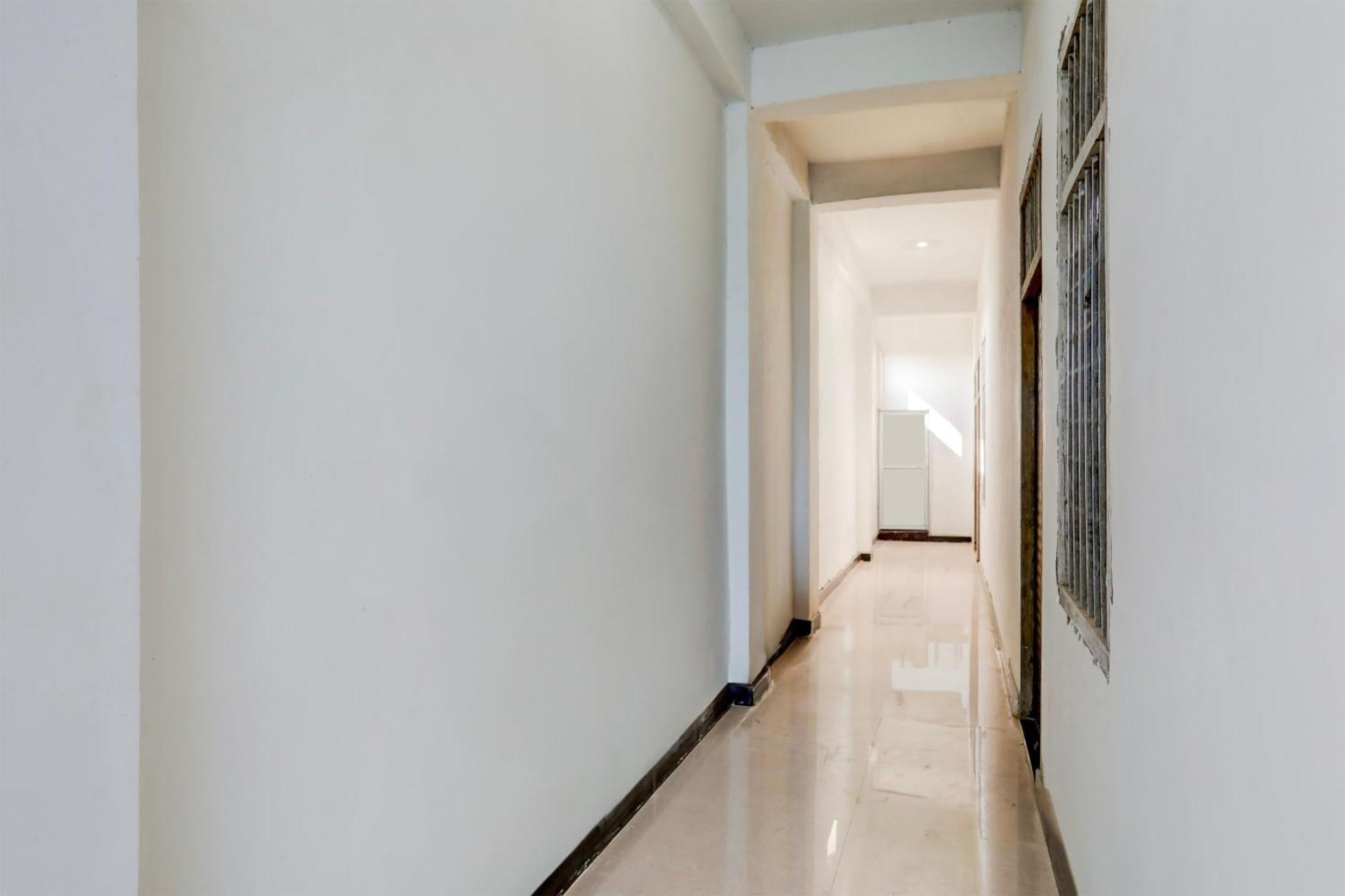 Hotel O Kanha Galaxy Brothers Group Канпур Екстериор снимка