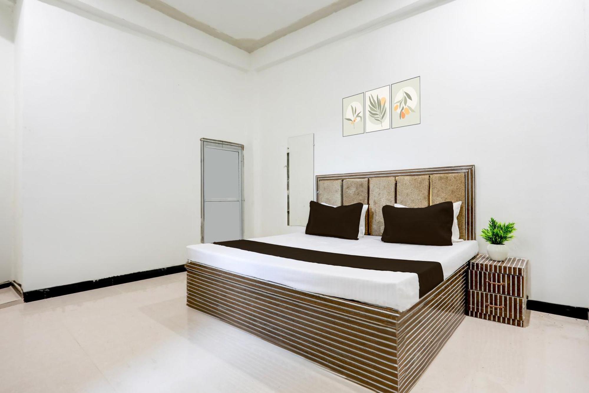Hotel O Kanha Galaxy Brothers Group Канпур Екстериор снимка