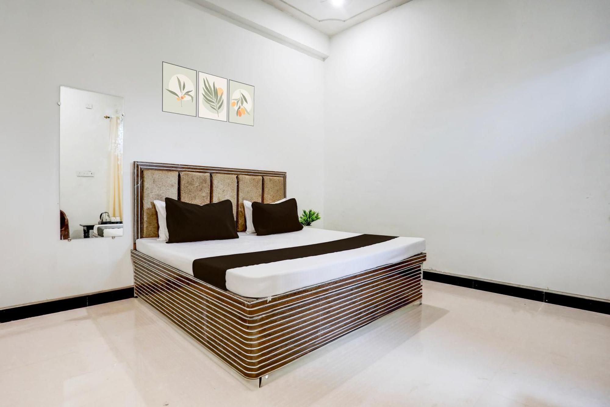 Hotel O Kanha Galaxy Brothers Group Канпур Екстериор снимка