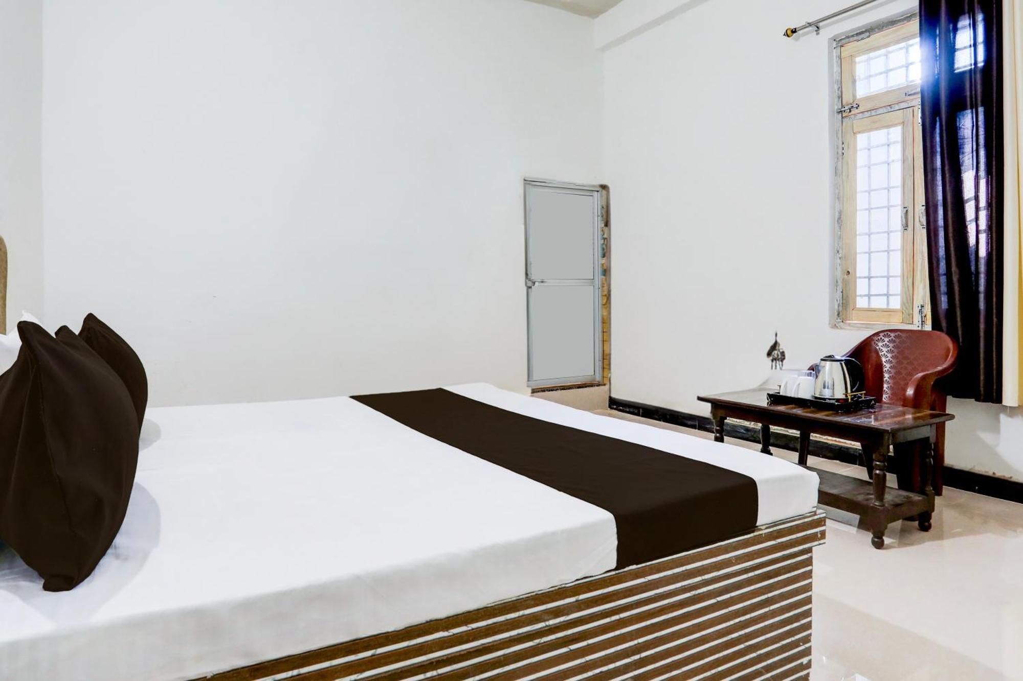 Hotel O Kanha Galaxy Brothers Group Канпур Екстериор снимка