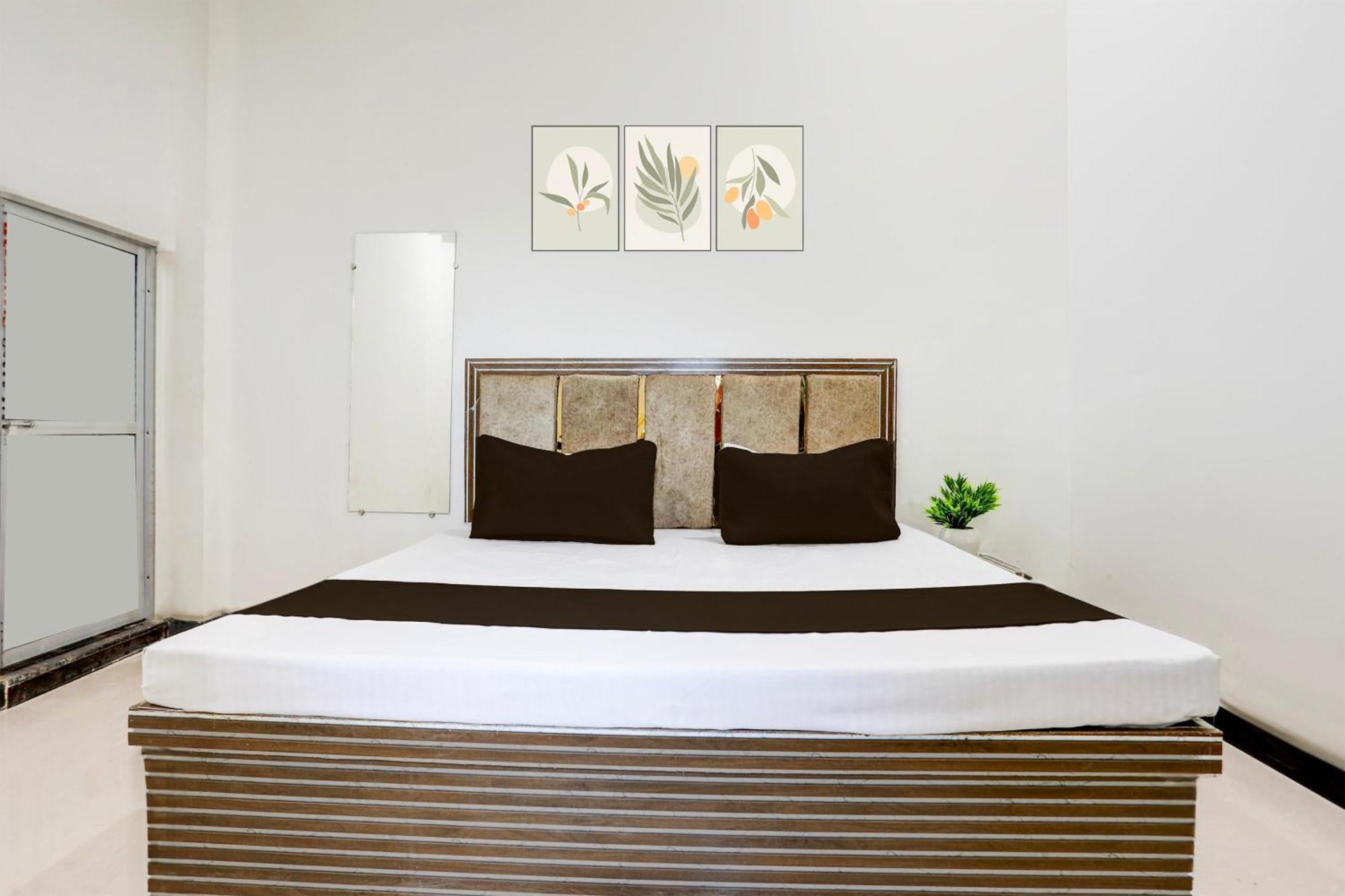 Hotel O Kanha Galaxy Brothers Group Канпур Екстериор снимка